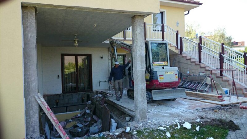 Zubau eines Schwimmbades in einem Einfamilienhaus